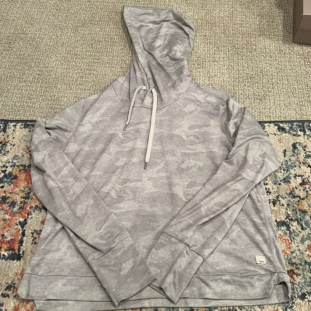 Women's Vuori Halo Essential Hoodie Medium